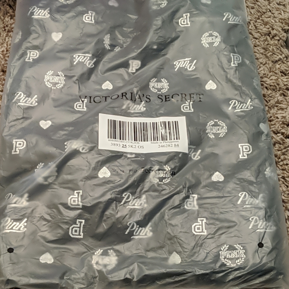 Victoria's Secret Pink Sherpa Plaid Blanket & Tote - Picture 7 of 7